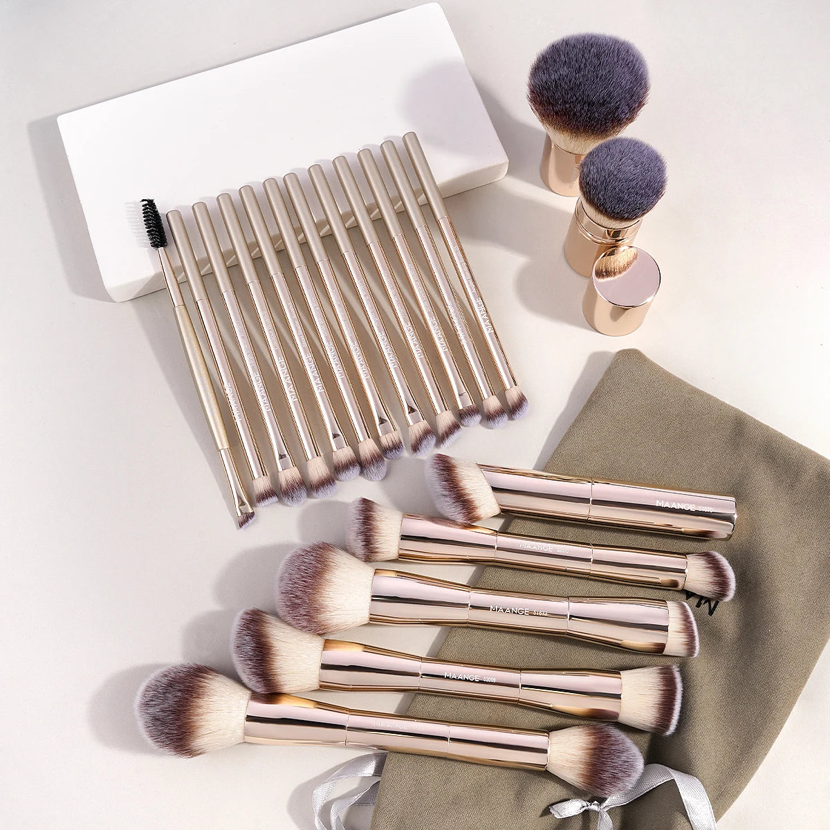 Set de 20 Pinceaux de Maquillage Professionnels – Double Embout pour Fond de Teint, Correcteur, Blush et Ombres à Paupières